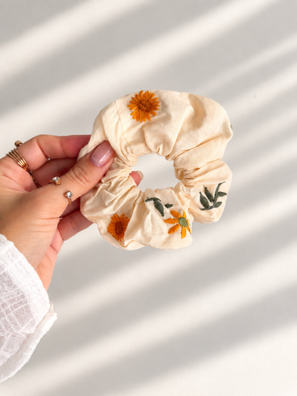 🌼 Golden Daisy Gift Set